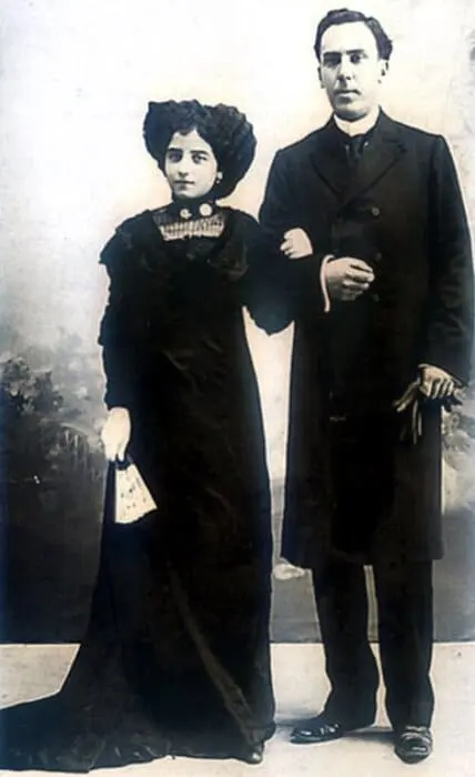 Antonio Machado y Leonor. Julio de 1909