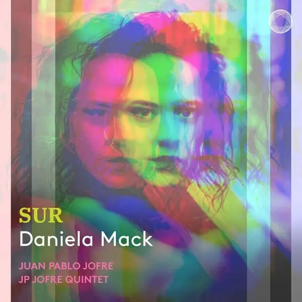 Daniela Mack, Sur. Portada